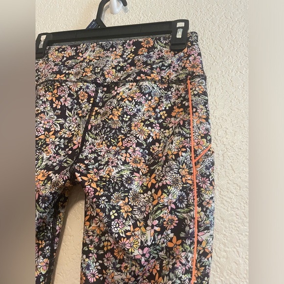 FP Movement Mid-Rise Ankle Length Eden Print Leggings - Picture 14 of 15